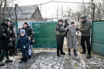 Порятунок попри відмову: Рада узаконила примусову евакуацію дітей із прифронтових зон