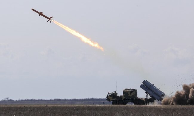 Для захисту Чорноморського регіону будують дві військово-морські бази: Зеленський