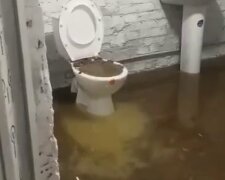 У столиці затопило укриття на Солом'янці, каналізаційні стоки всюди