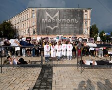 Теракт в Оленівці: сім’ї військовополонених вийшли на акцію в Києві