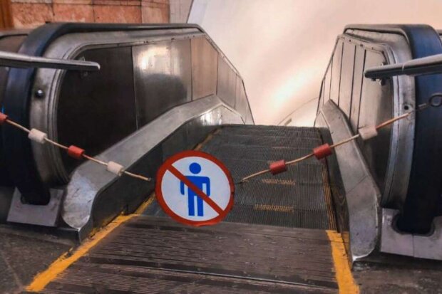 Дві центральні станції київського метро закриті через повідомлення про мінування
