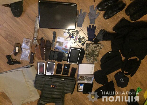 Поліція затримала озброєну банду, яка грабувала будинки на Київщині