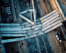 Компанія, що здійснює реконструкцію Дегтярівського шляхопроводу обіцяє, що інцидент 30 вересня не вплине на характеристики мосту