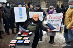 За ТБ українською: українці під Кабміном вимагали виконання закону про мову на телебаченні (відео)