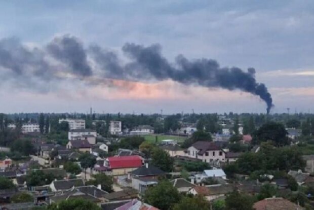 У Криму лунають вибухи в районі Джанкоя: горить склад боєприпасів – ЗМІ (відео)