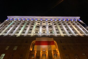 Київську мерію підсвітили кольорами білоруського прапору