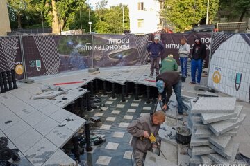 Більше ніяких НП. У Києві фонтан захистили від горе-водіїв