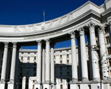 Іран вибухає зсередини: повстанці захоплюють міста. МЗС України видало термінове попередження — як виїхати?