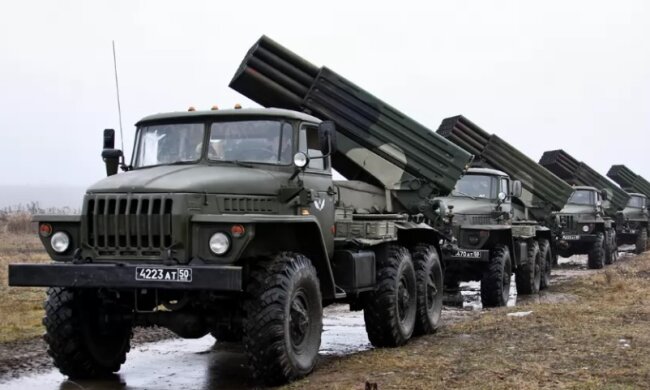 Російські військові обстріляли Ворзель. Уламки потрапили до дитбудинку з 50 дітьми