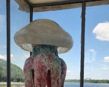 На станції Дніпро оселиться велетенська медуза з пластику