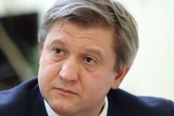 Данилюк пояснив свою відставку ситуацією з ПриватБанком