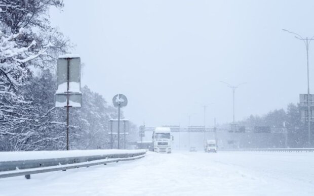 На Київщину насуваються сильні снігопади — у КОВА закликали виконувати рекомендації
