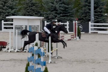 12-річна спортсменка з Бучі здобула медаль на регіональних кінних змаганнях