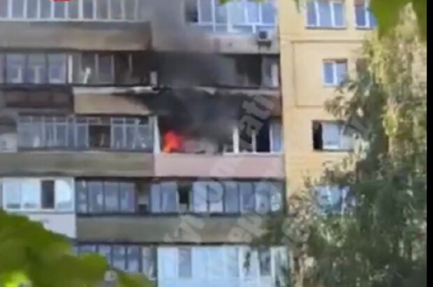 Через велику пожежу у багатоповерхівці біля Голосіївського парку евакуйовували людей (відео)