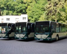 З Німеччини до Києва прибули нові автобуси та автомобілі швидкої допомоги