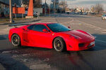 У Києві помітили рідкісний суперкар Ferrari 2000-х із особливим тюнінгуванням
