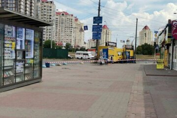 Підозріла валіза біля станції Мінська вибухнула (відео)