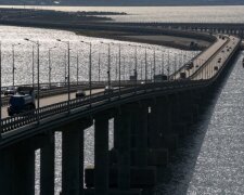 На мосту через Керченську протоку загарбники збільшують кількість оглядових пунктів – ЗМІ