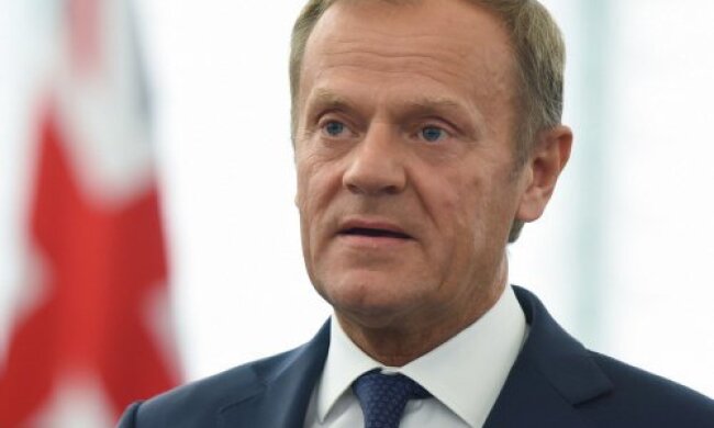 Зеленський подякував Туску за підтримку на G7