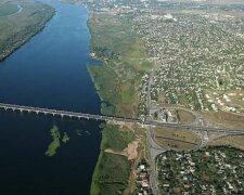 ЗСУ потужно вдарили по Антонівському та Каховському мостах