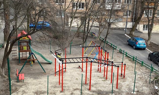 У Шевченківському районі Києва облаштували прибудинкову територію
