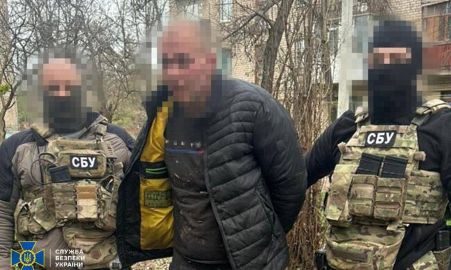 Працював за копійки на ГРУ: у Краматорську затримали зрадника-мародера, який підпалив бронемашину ЗСУ