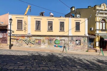 на Андріївському узвозі почали зносити будинок-пам’ятку