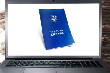 Перехід на електронні трудові: недоліки та переваги