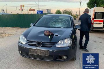 На Київщині автомобіль збив дівчинку на велосипеді