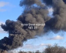 У російському Бєлгороді повідомляють про вибухи та сильну пожежу