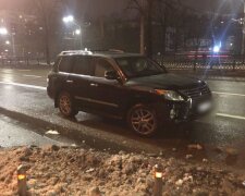 У Києві водій Lexus протаранив авто патрульних