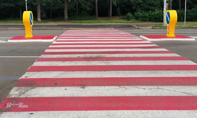 На Нивках водій збив хлопчика на переході та втік