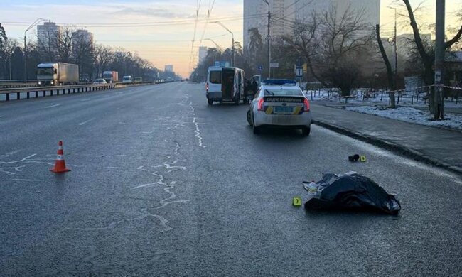 На проспекті Перемоги автомобіль на смерть збив жінку