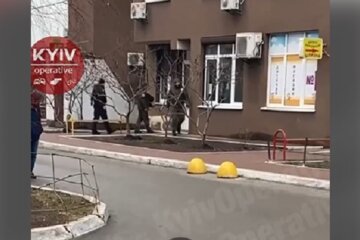 У Києві замінували житловий будинок (відео)