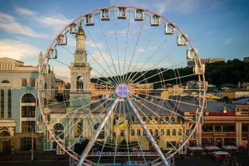Після трагедії на канатній дорозі через Дніпро, правоохоронні органи перевіряють роботу атракціону «Колесо огляду»