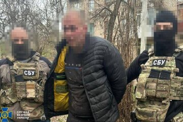 Працював за копійки на ГРУ: у Краматорську затримали зрадника-мародера, який підпалив бронемашину ЗСУ