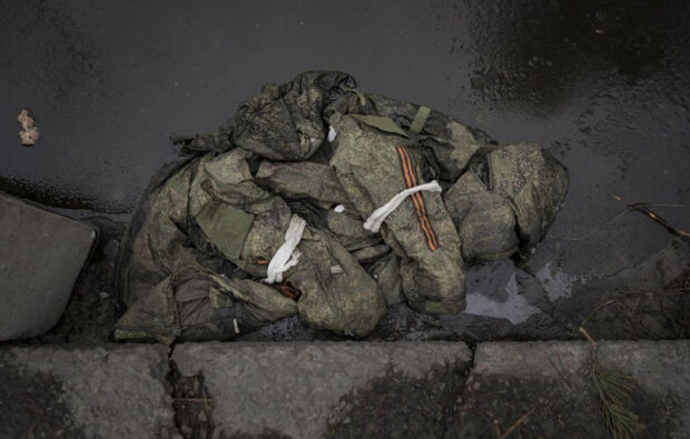 Російські окупанти переодягаються у цивільний одяг, щоб втекти з поля бою на Херсонщині, – ОВА