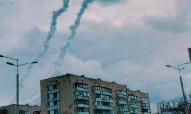 Над Києвом збито дві ворожі ракети