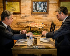 Кулеба та Блінкен скуштували піццу Veterano під час робочого обіду в Києві