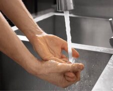 Київ після обстрілів: Лівобережжя без води, а в будинках замерзають батареї