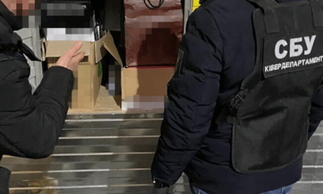СБУ ліквідувала конвертаційний центр, який “відмив” сотні мільйонів гривень