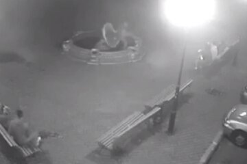 Під Києвом вкотре зламали знаменитий фонтан (відео)