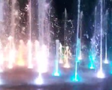 Світло-музичний фонтан в Сирецькому парку зіграв Фреді Мерк’юрі (відео)