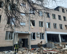 У Києві погасили пожежу у військовій будівлі
