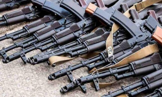Боєць ТрО ЗСУ самовільно залишив частину і вирішив продати АК, гранати та патрони - поліція затримала "підприємця"