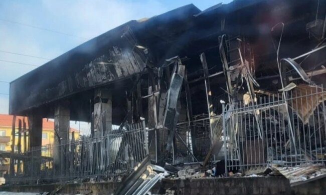 Загарбники здійснили новий авіаналіт на Маріуполь: є жертви