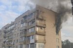 Окупанти обстріляли дев’ятиповерхівку в Бучі під Києвом, будинок горить (відео)