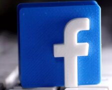 Влада РФ заблокувала Facebook у країні