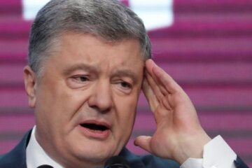 Порошенка викликають на допит