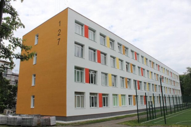 В Києві капітально ремонтують найстарішу школу №127
